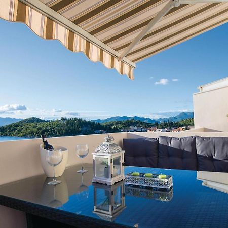 Awesome Apartment In Blace With House Sea View Exterior photo