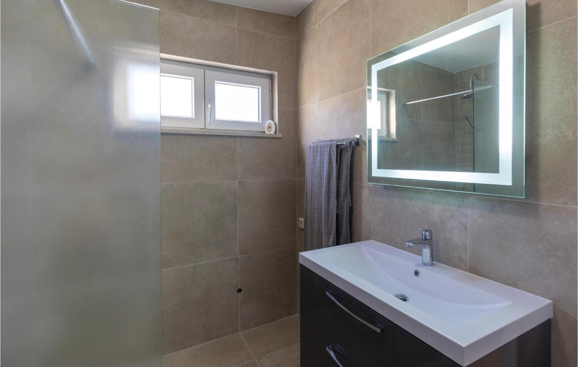 Awesome Apartment In Blace With House Sea View Exterior photo
