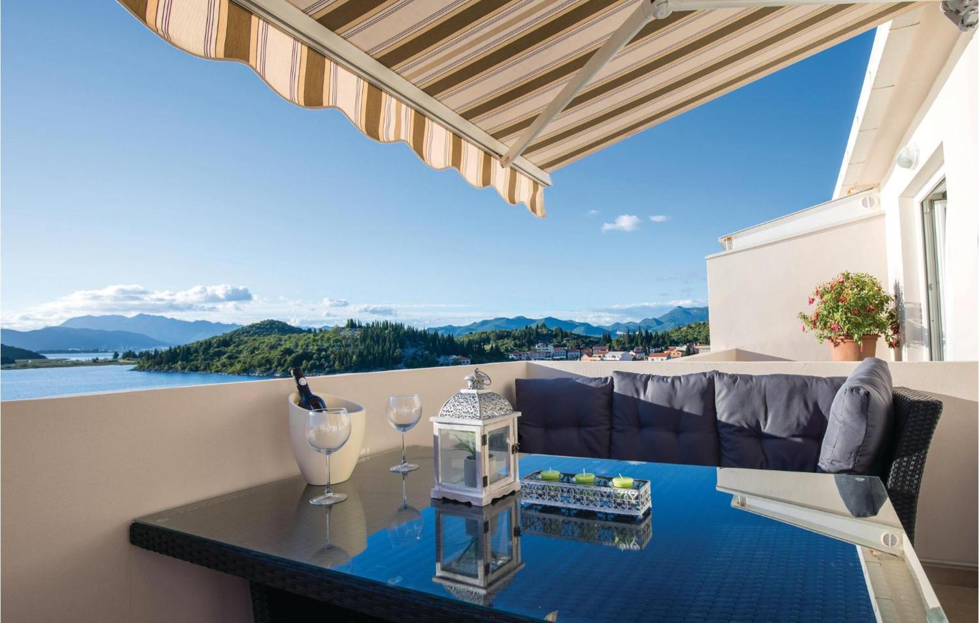 Awesome Apartment In Blace With House Sea View Exterior photo